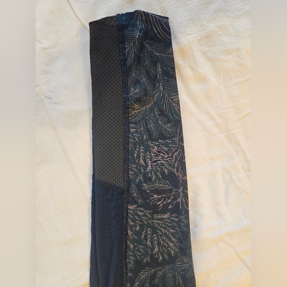 Sweaty Betty Zero Gravity Running Leggings- Dark Botanical - XS Short- SEE HEM - Picture 13 of 16